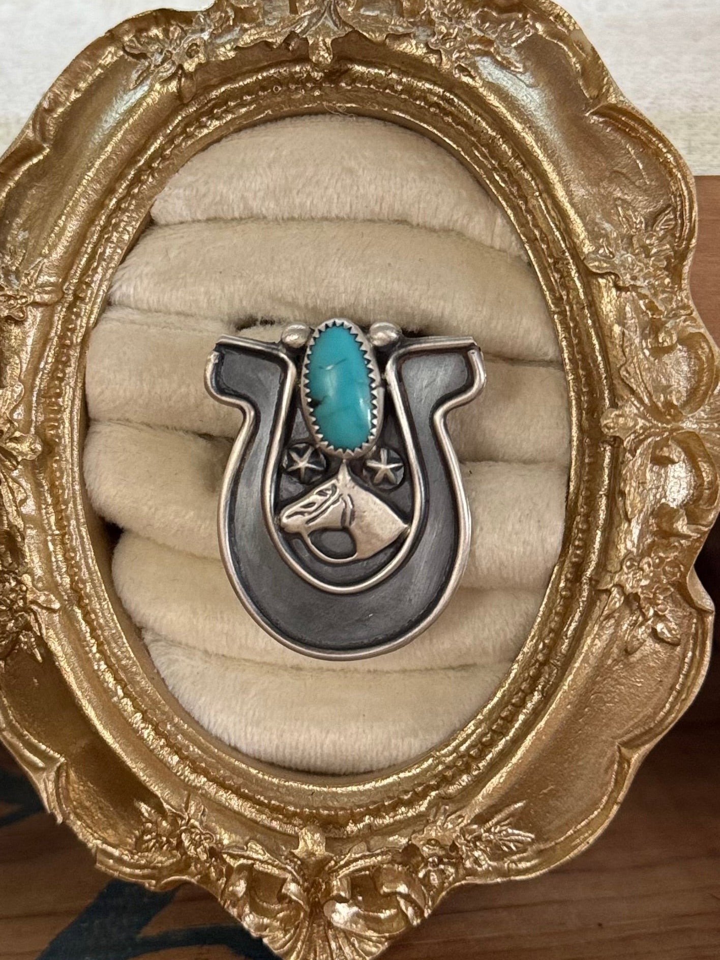 Horse shoe Kingman ring