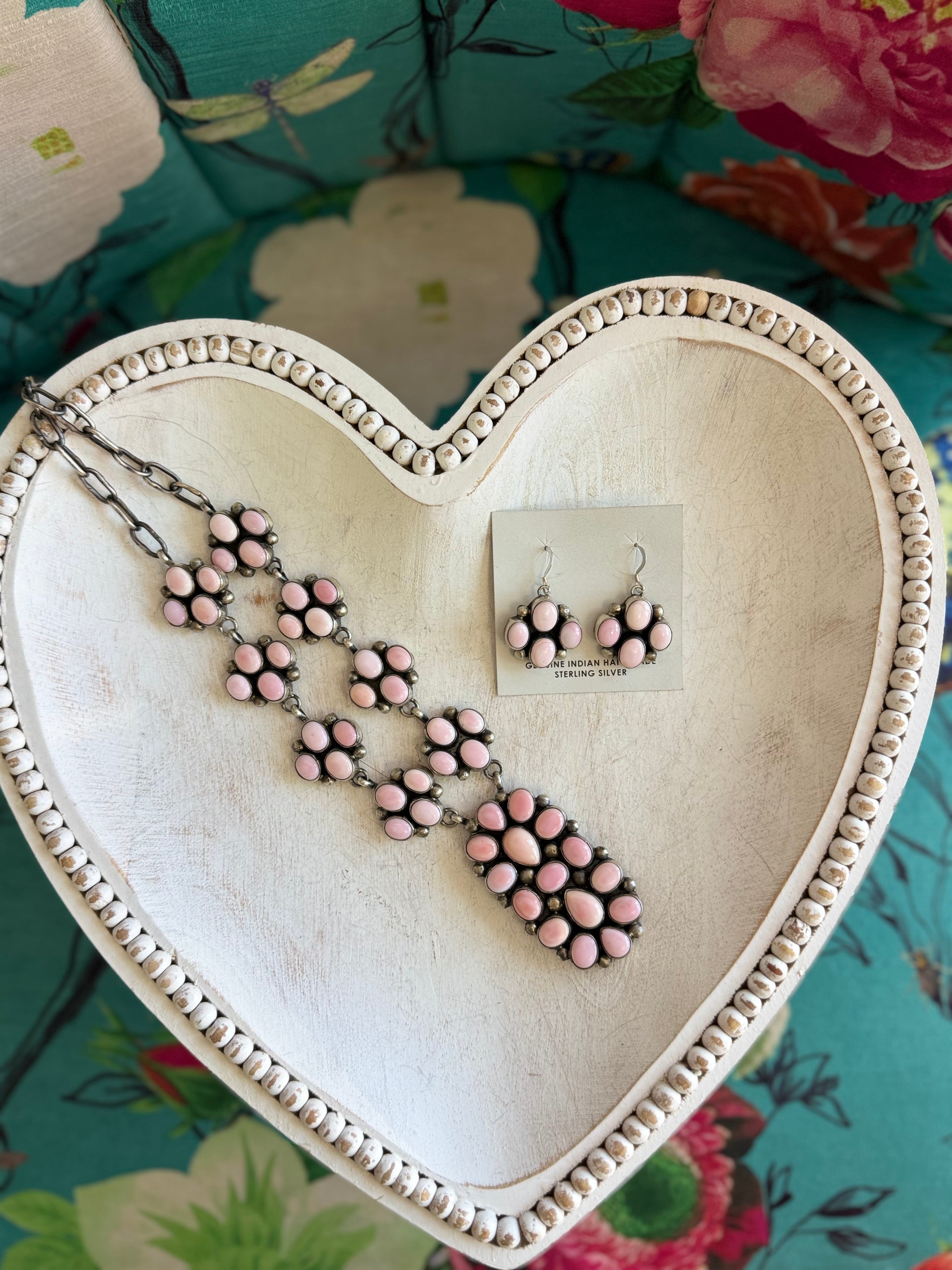 Pink conch statement set