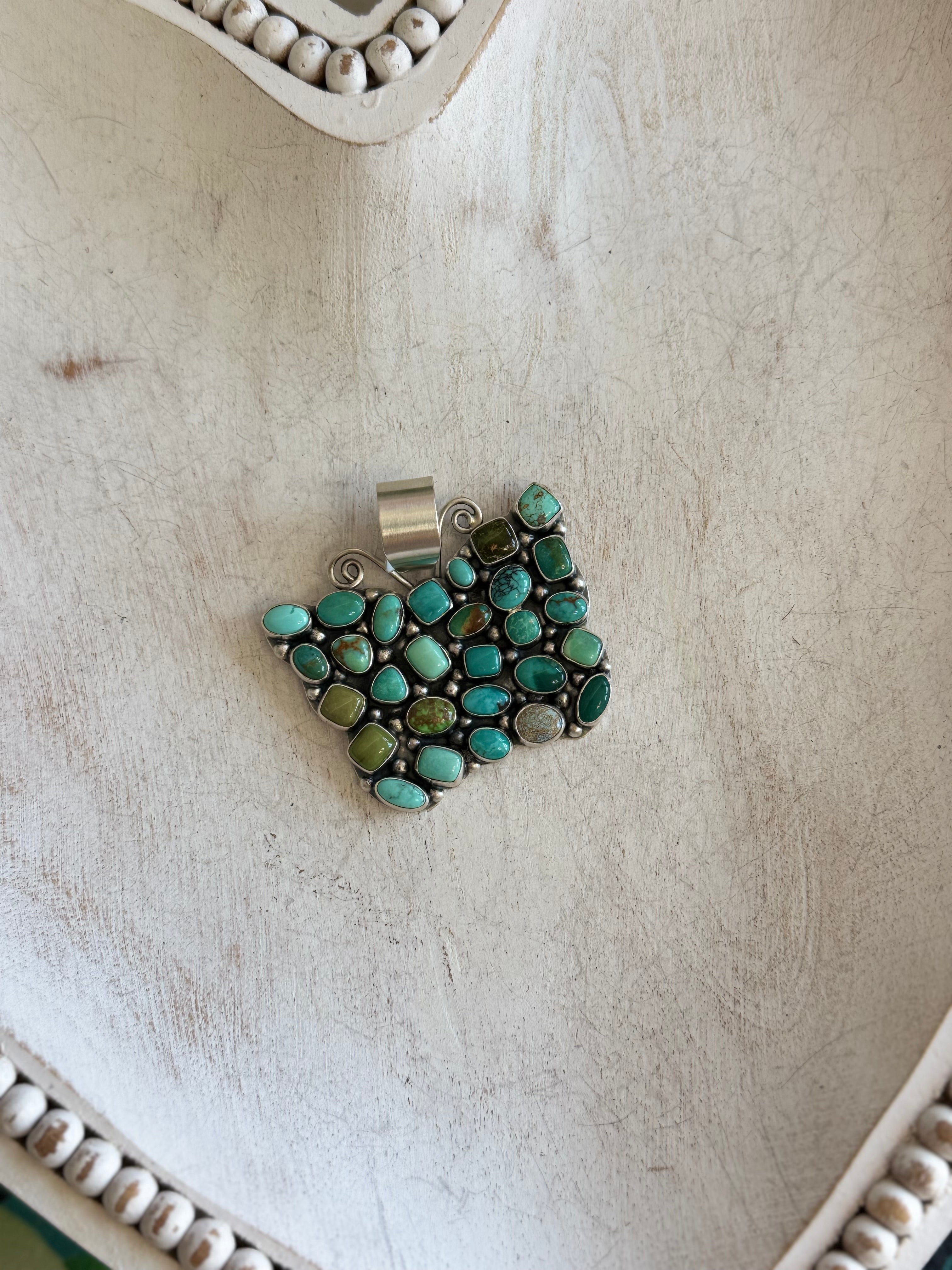 Carico lake Butterlfy pendant